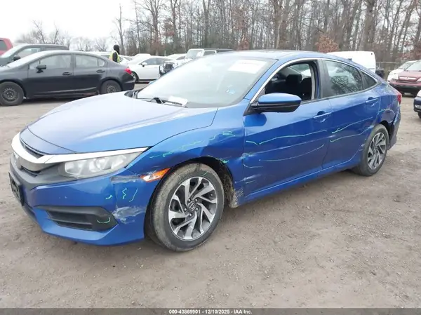2HGFC2F79JH592711 2018 HONDA CIVIC - Image 2
