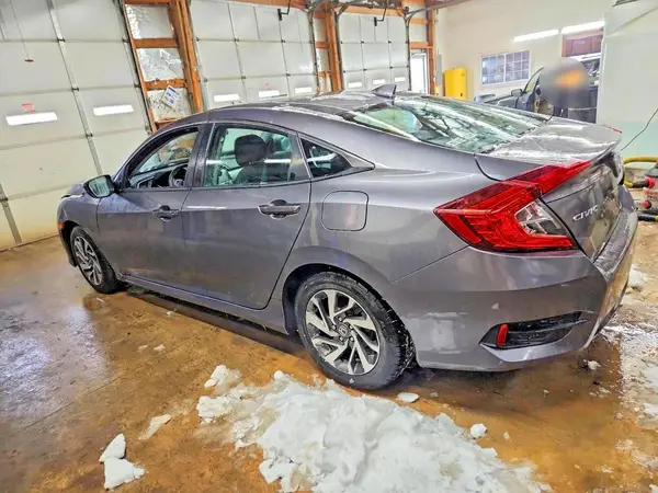 2HGFC2F79JH593048 2018 HONDA CIVIC - Image 2