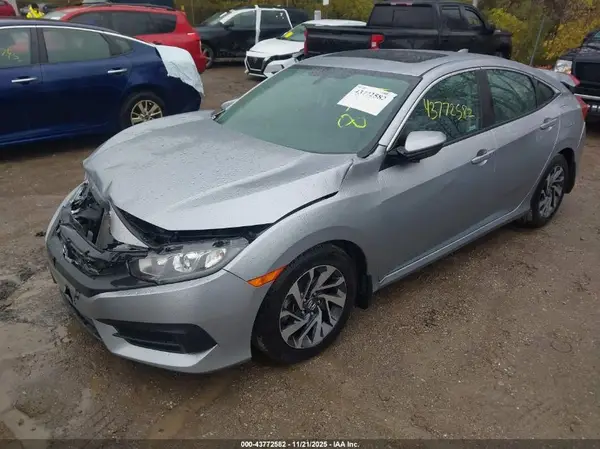2HGFC2F79JH606560 2018 HONDA CIVIC - Image 2