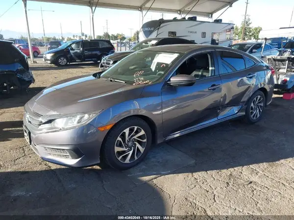 2HGFC2F79JH609023 2018 HONDA CIVIC - Image 2