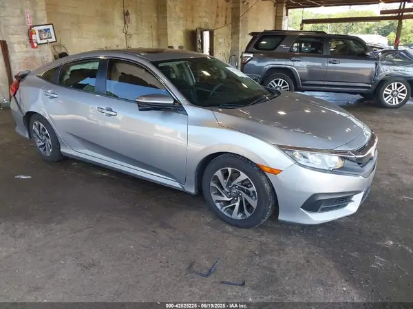 2HGFC2F7XJH502644 2018 HONDA CIVIC - Image 1