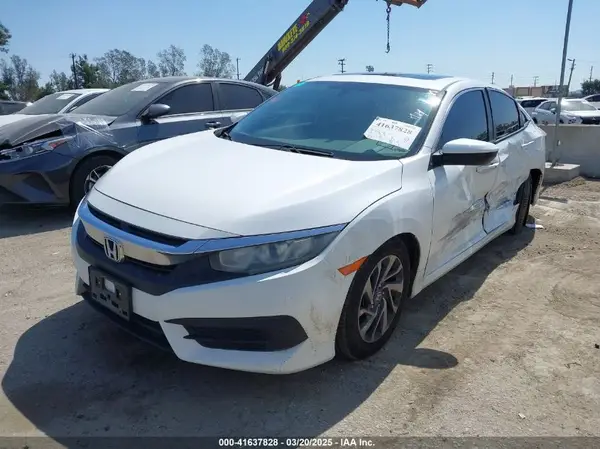 2HGFC2F7XJH507567 2018 HONDA CIVIC - Image 2