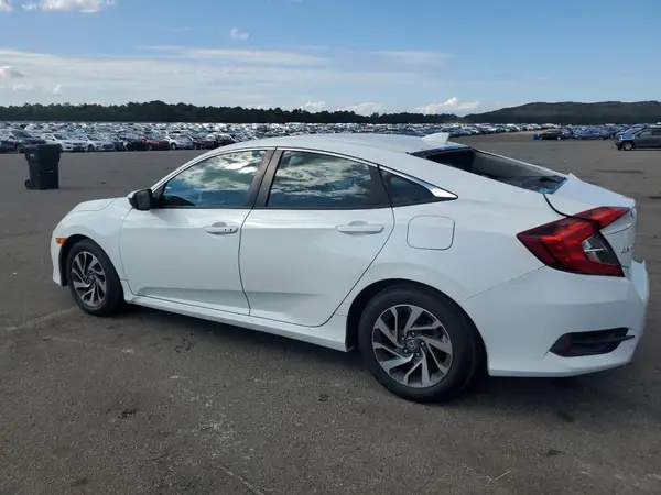 2HGFC2F7XJH508816 2018 HONDA CIVIC - Image 2