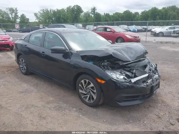 2HGFC2F7XJH510792 2018 HONDA CIVIC - Image 1