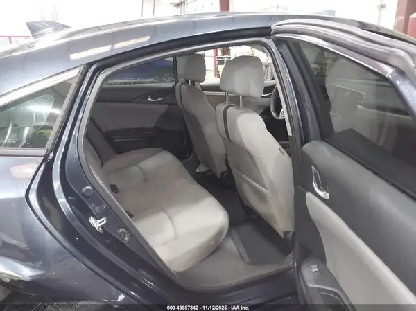 2HGFC2F7XJH511358 2018 HONDA CIVIC - Image 8