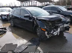 2HGFC2F7XJH511800 2018 HONDA CIVIC