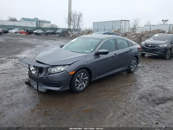 2HGFC2F7XJH514180 2018 HONDA CIVIC - Image 2