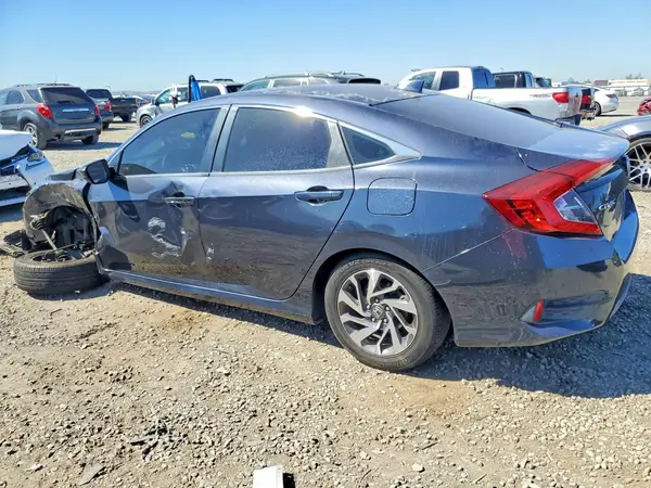 2HGFC2F7XJH522392 2018 HONDA CIVIC - Image 2