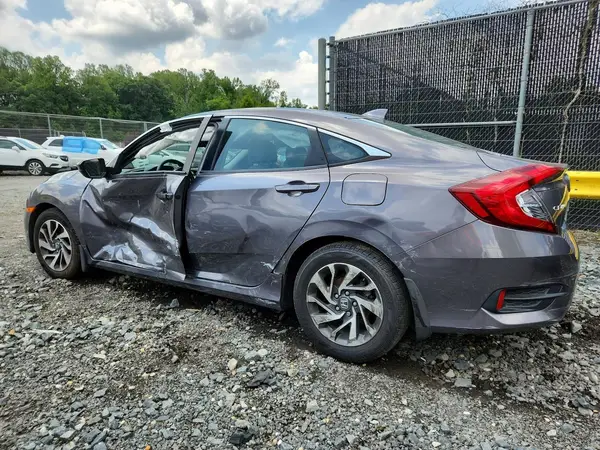 2HGFC2F7XJH523381 2018 HONDA CIVIC - Image 2