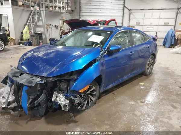 2HGFC2F7XJH523557 2018 HONDA CIVIC - Image 2
