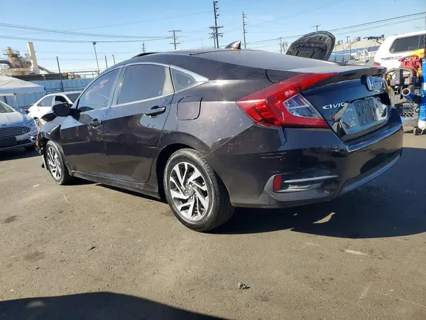 2HGFC2F7XJH526801 2018 HONDA CIVIC - Image 2