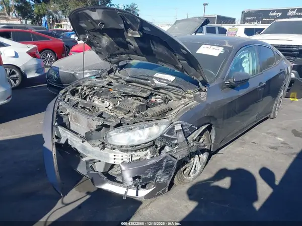 2HGFC2F7XJH528760 2018 HONDA CIVIC - Image 2