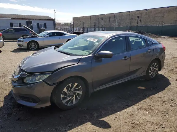 2HGFC2F7XJH528774 2018 HONDA CIVIC - Image 1