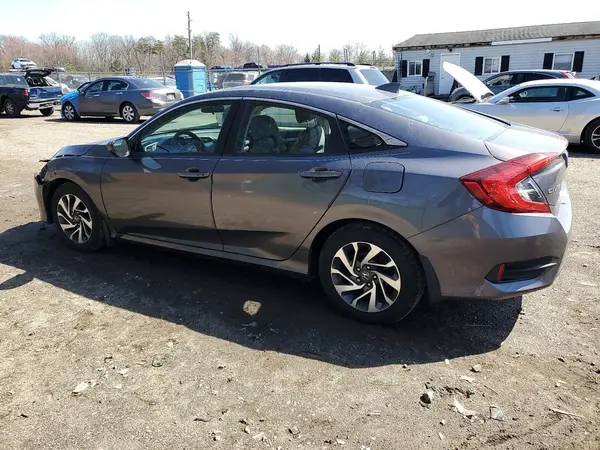 2HGFC2F7XJH528774 2018 HONDA CIVIC - Image 2