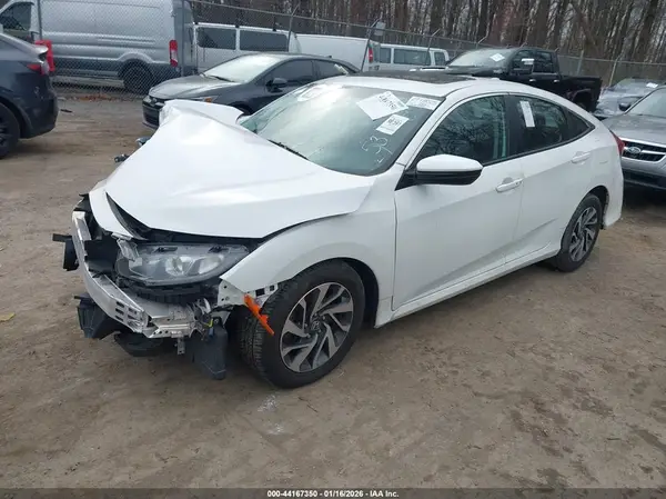 2HGFC2F7XJH530637 2018 HONDA CIVIC - Image 2