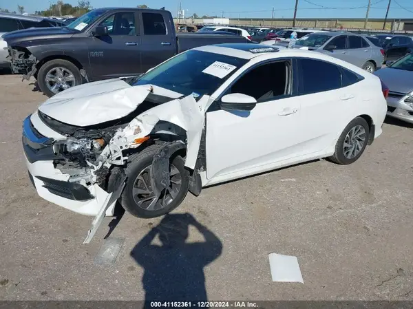 2HGFC2F7XJH533537 2018 HONDA CIVIC - Image 2