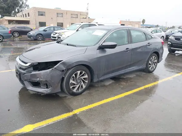 2HGFC2F7XJH536907 2018 HONDA CIVIC - Image 2