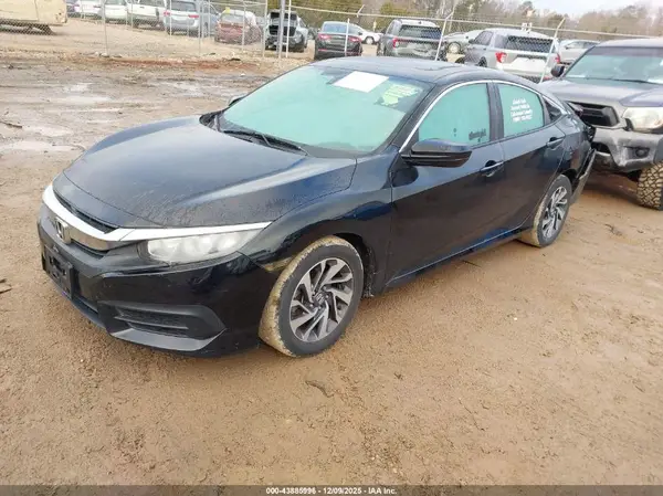 2HGFC2F7XJH537930 2018 HONDA CIVIC - Image 2