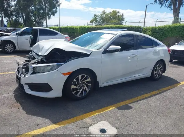 2HGFC2F7XJH542030 2018 HONDA CIVIC - Image 2