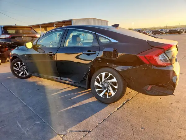 2HGFC2F7XJH542075 2018 HONDA CIVIC - Image 2