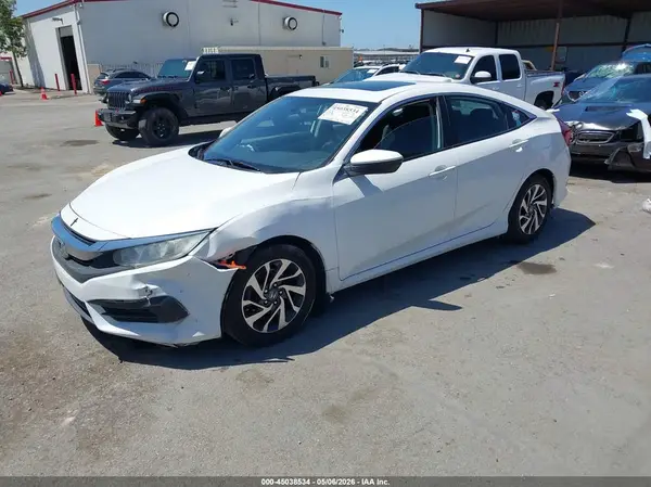 2HGFC2F7XJH542898 2018 HONDA CIVIC - Image 2