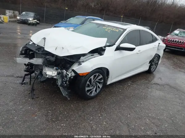2HGFC2F7XJH542903 2018 HONDA CIVIC - Image 2