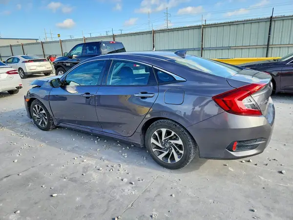 2HGFC2F7XJH544392 2018 HONDA CIVIC - Image 2