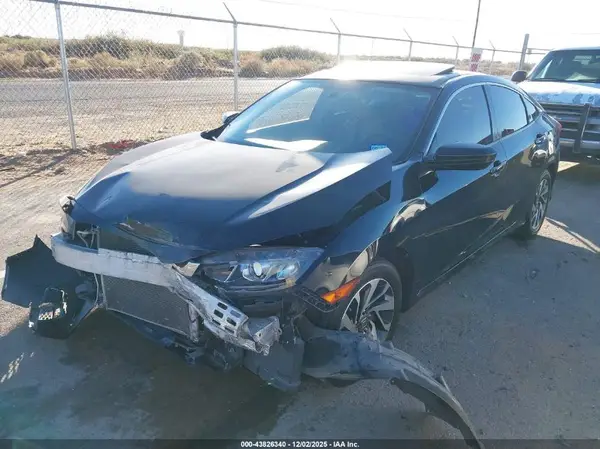 2HGFC2F7XJH546062 2018 HONDA CIVIC - Image 2