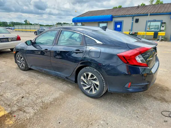 2HGFC2F7XJH547471 2018 HONDA CIVIC - Image 2
