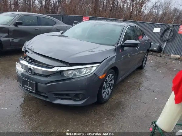 2HGFC2F7XJH550631 2018 HONDA CIVIC - Image 2