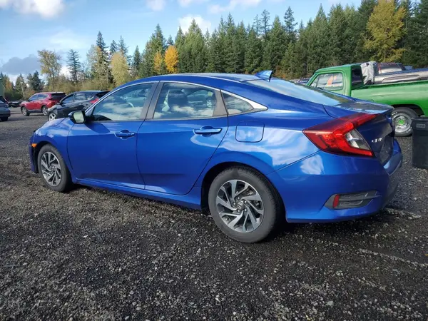 2HGFC2F7XJH551746 2018 HONDA CIVIC - Image 2