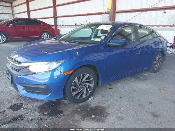 2HGFC2F7XJH552802 2018 HONDA CIVIC - Image 2