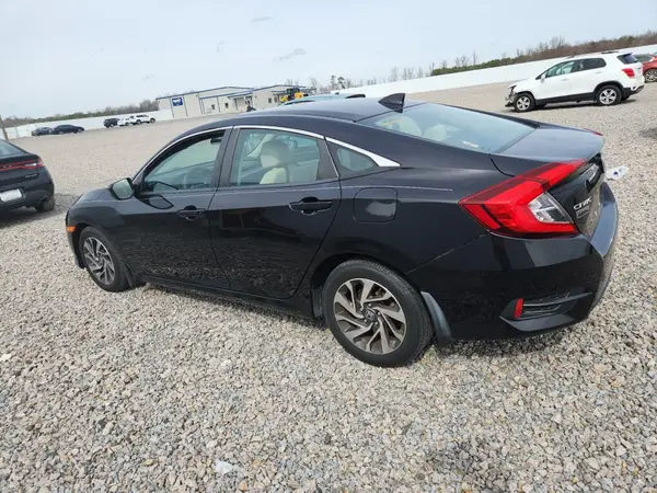 2HGFC2F7XJH553495 2018 HONDA CIVIC - Image 2