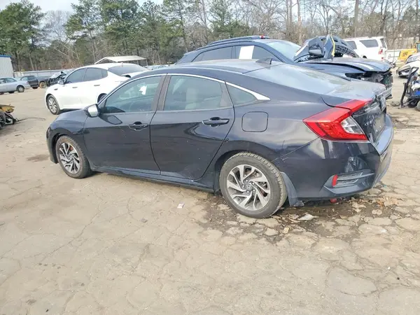 2HGFC2F7XJH558101 2018 HONDA CIVIC - Image 2