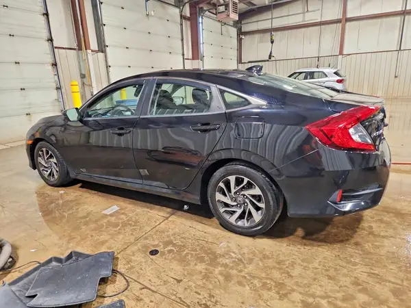 2HGFC2F7XJH558549 2018 HONDA CIVIC - Image 2