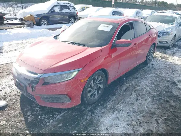 2HGFC2F7XJH566084 2018 HONDA CIVIC - Image 2