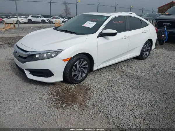 2HGFC2F7XJH566134 2018 HONDA CIVIC - Image 2
