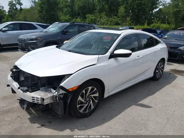 2HGFC2F7XJH570569 2018 HONDA CIVIC - Image 2