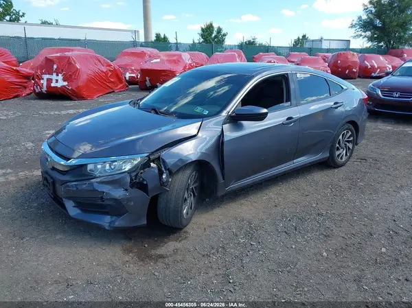 2HGFC2F7XJH571429 2018 HONDA CIVIC - Image 2