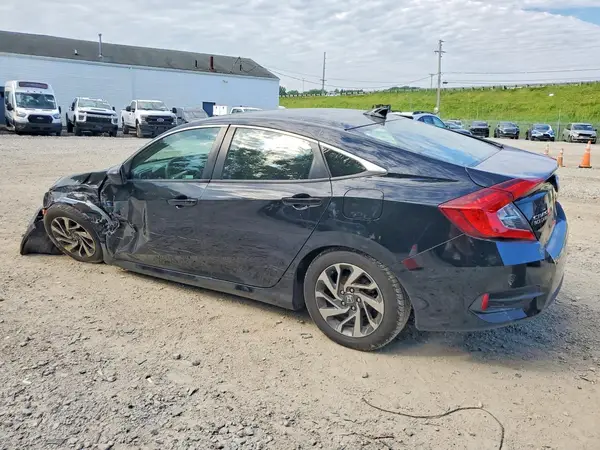 2HGFC2F7XJH572824 2018 HONDA CIVIC - Image 2