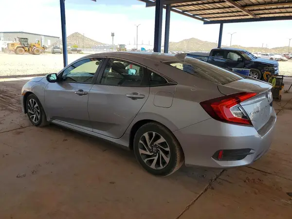 2HGFC2F7XJH574265 2018 HONDA CIVIC - Image 2