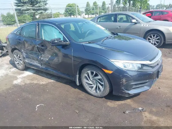 2HGFC2F7XJH586223 2018 HONDA CIVIC - Image 1