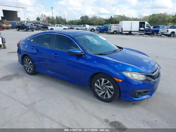 2HGFC2F7XJH588487 2018 HONDA CIVIC - Image 1