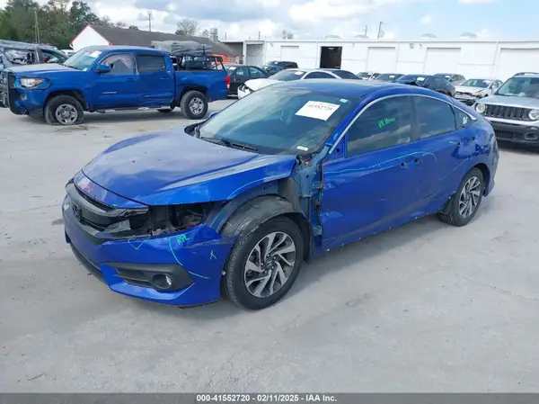 2HGFC2F7XJH588487 2018 HONDA CIVIC - Image 2