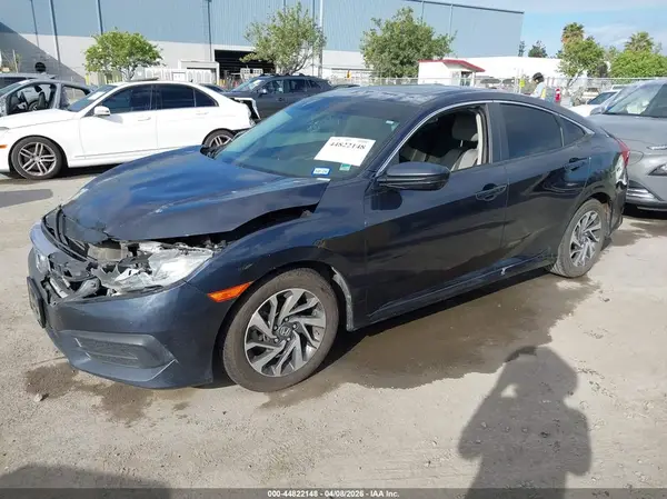 2HGFC2F7XJH590210 2018 HONDA CIVIC - Image 2