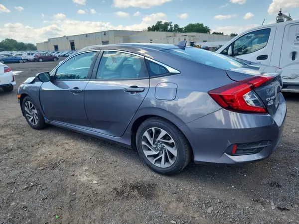 2HGFC2F7XJH591891 2018 HONDA CIVIC - Image 2