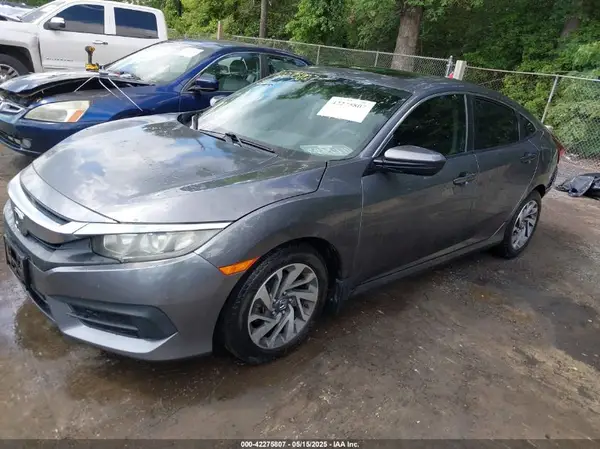 2HGFC2F7XJH593480 2018 HONDA CIVIC - Image 2