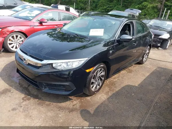 2HGFC2F7XJH596251 2018 HONDA CIVIC - Image 2