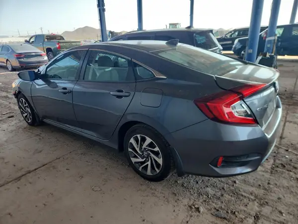 2HGFC2F7XJH600024 2018 HONDA CIVIC - Image 2