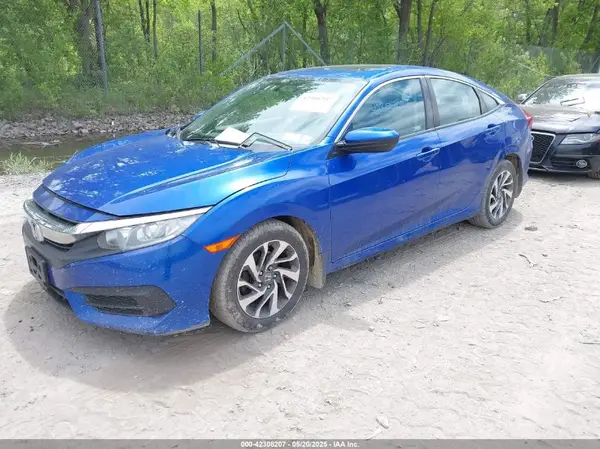 2HGFC2F7XJH603974 2018 HONDA CIVIC - Image 2